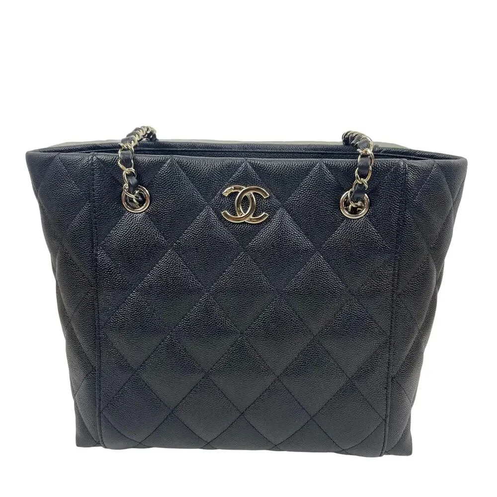 CHANEL 2023 quilted